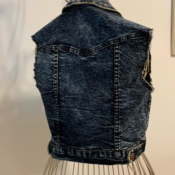 Women’s jean vest - Picture 3 of 4